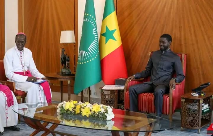 Le Président a reçu cet après-midi une délégation du clergé conduite par l’archevêque de Dakar, Monseigneur Benjamin Ndiaye.