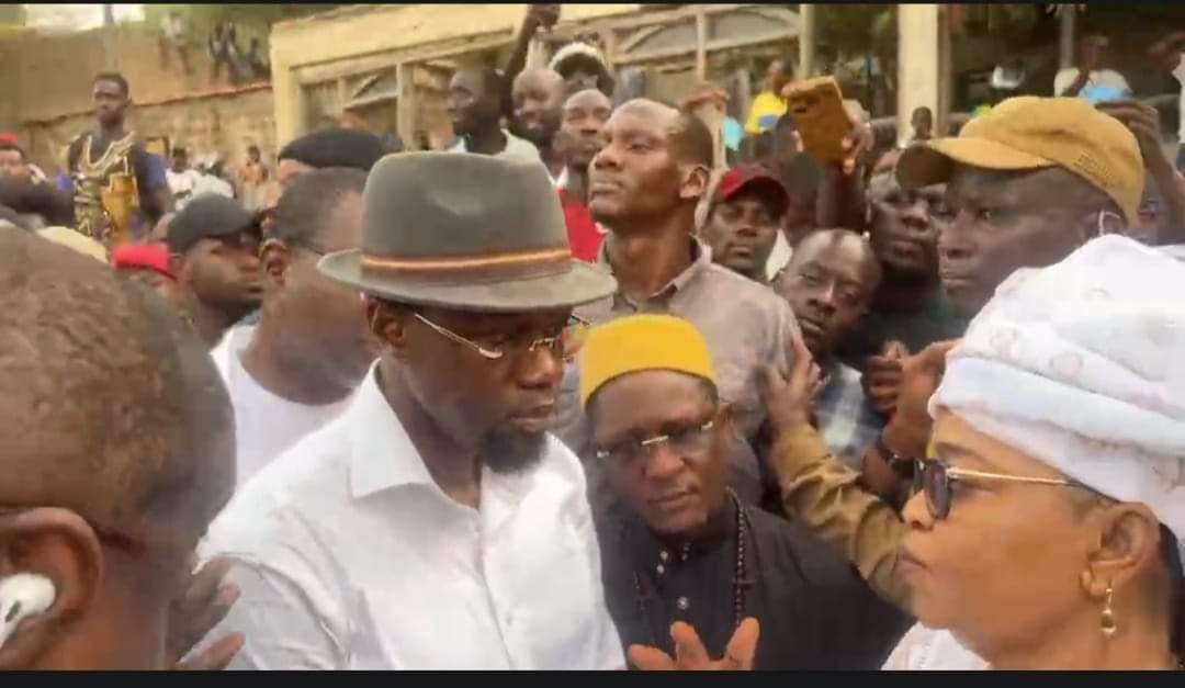 Plage Anse Bernard : Des parcelles de 2500 à 5000 m2 distribuées illégalement à des privés, selon Ousmane Sonko