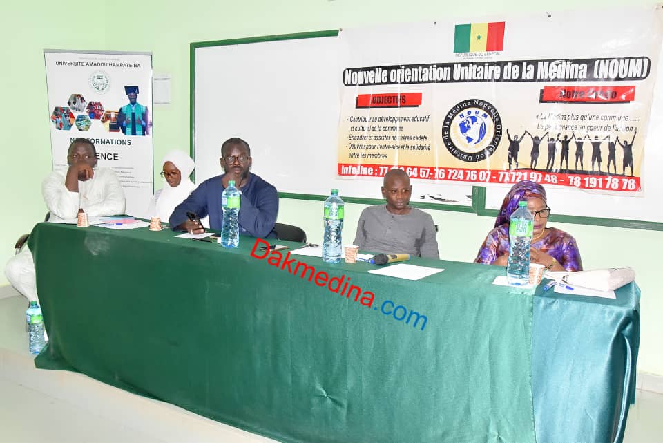 Conférence philosophique animée par le professeur Djiby Diakhaté: »la philosophie est fondamentale dans la vie car elle permet… »