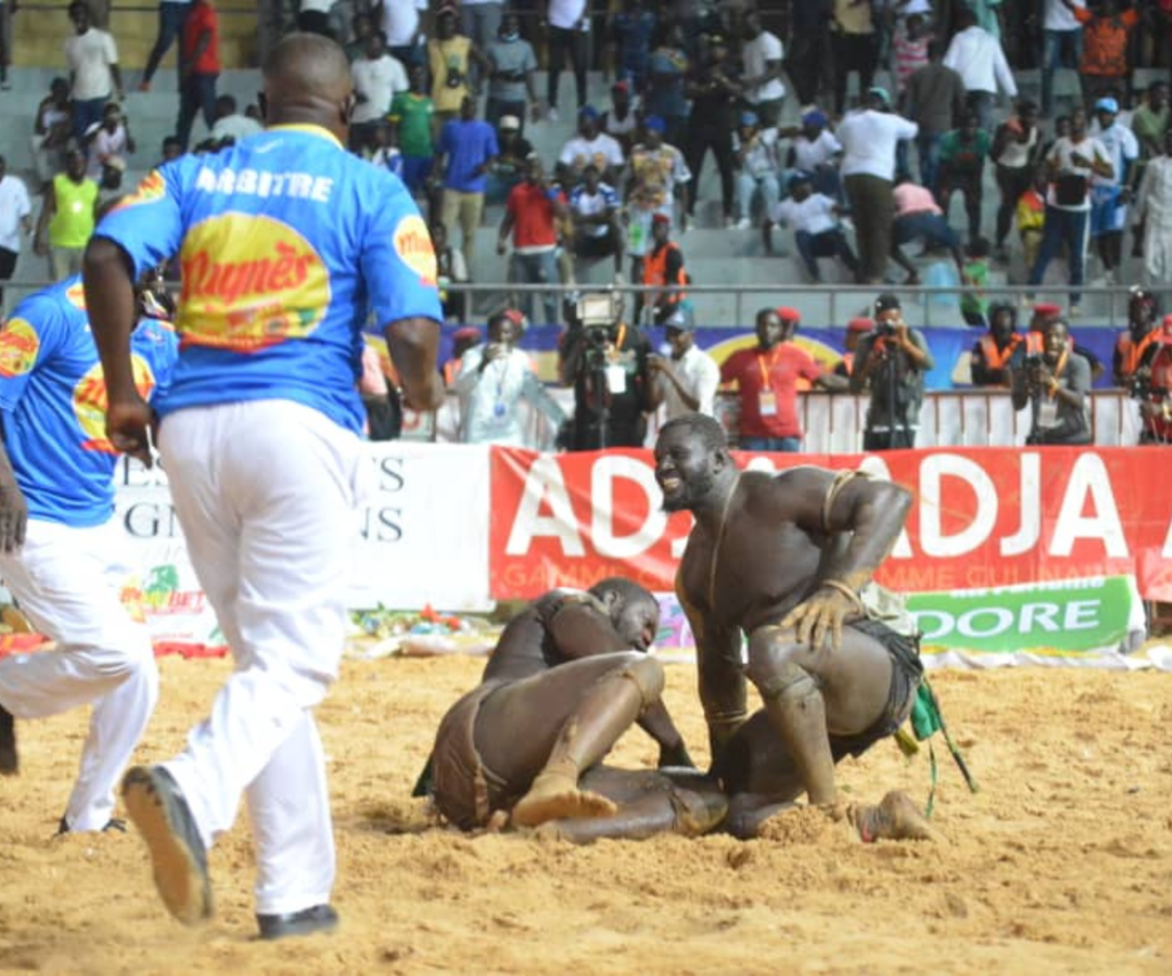 Lamb : Balla Gaye 2 Domine Tapha Tine et S’impose Comme le Nouvel Empereur de l’Arène