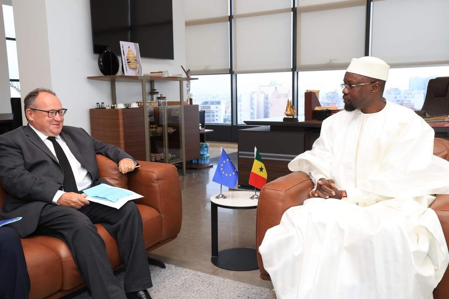 Rencontre entre le Premier ministre Ousmane Sonko et la Banque européenne d’investissement pour une croissance économique durable et inclusive
