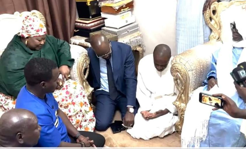 🚨 TOUBA Maïmouna Dieye ministre de la famille et des solidarités apporte son soutien aux sinistrés