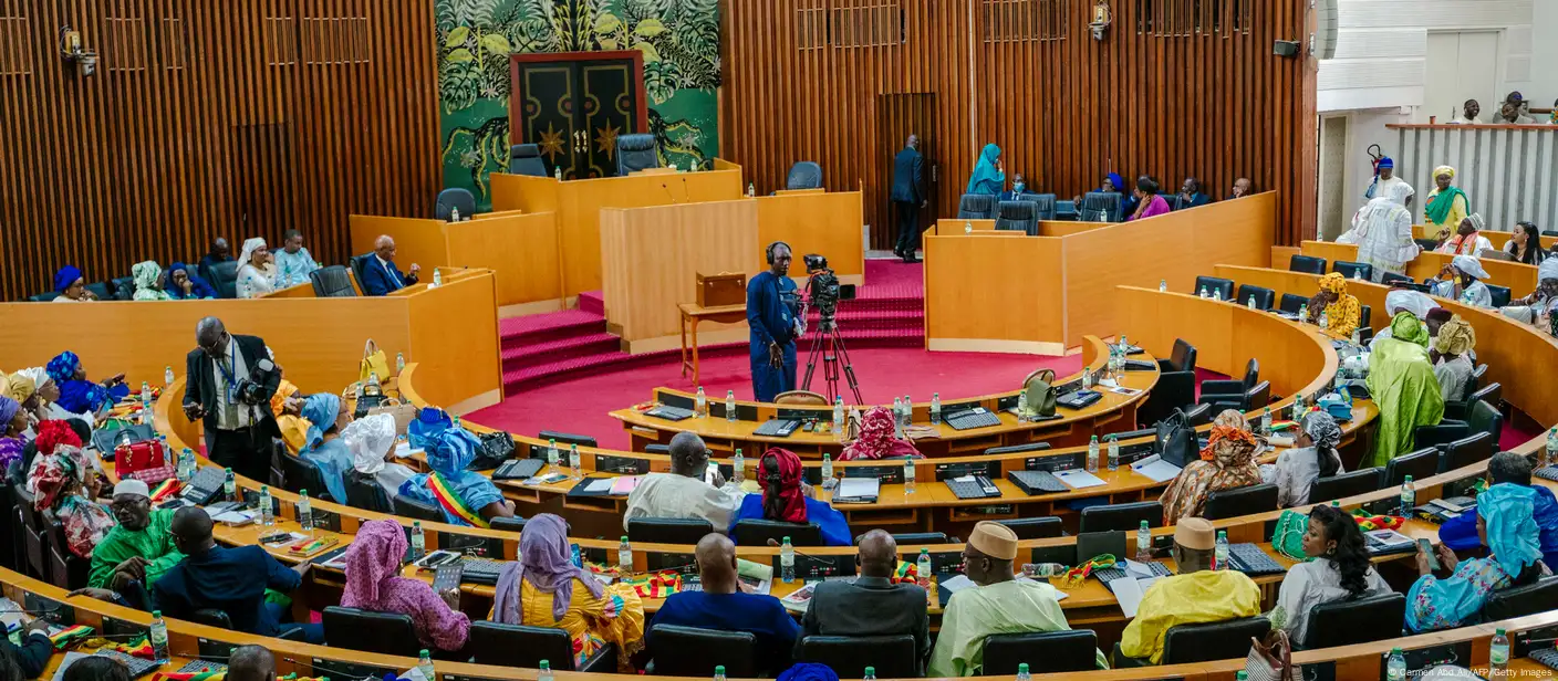 Chronique : La Dissolution de l&rsquo;Assemblée Nationale : Un Premier dans l’Histoire du Sénégal