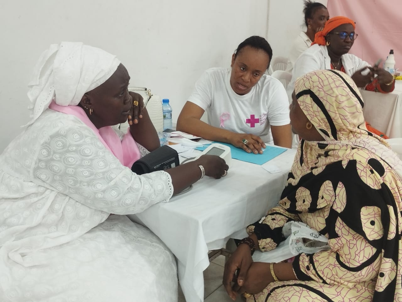 Octobre Rose : Journée de Sensibilisation et de Dépistage Gratuit au Centre de Santé Cheikh Ahmadou Bamba Mbacké ex PMI Medina