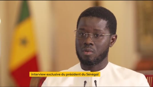 Le président sénégalais Bassirou Faye a déclaré que la France devrait fermer toutes ses bases militaires au Sénégal.