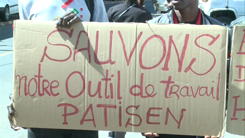 Patisen: les travailleurs furieux contre la Direction: «les salaires sont…notre santé…l’usine est…