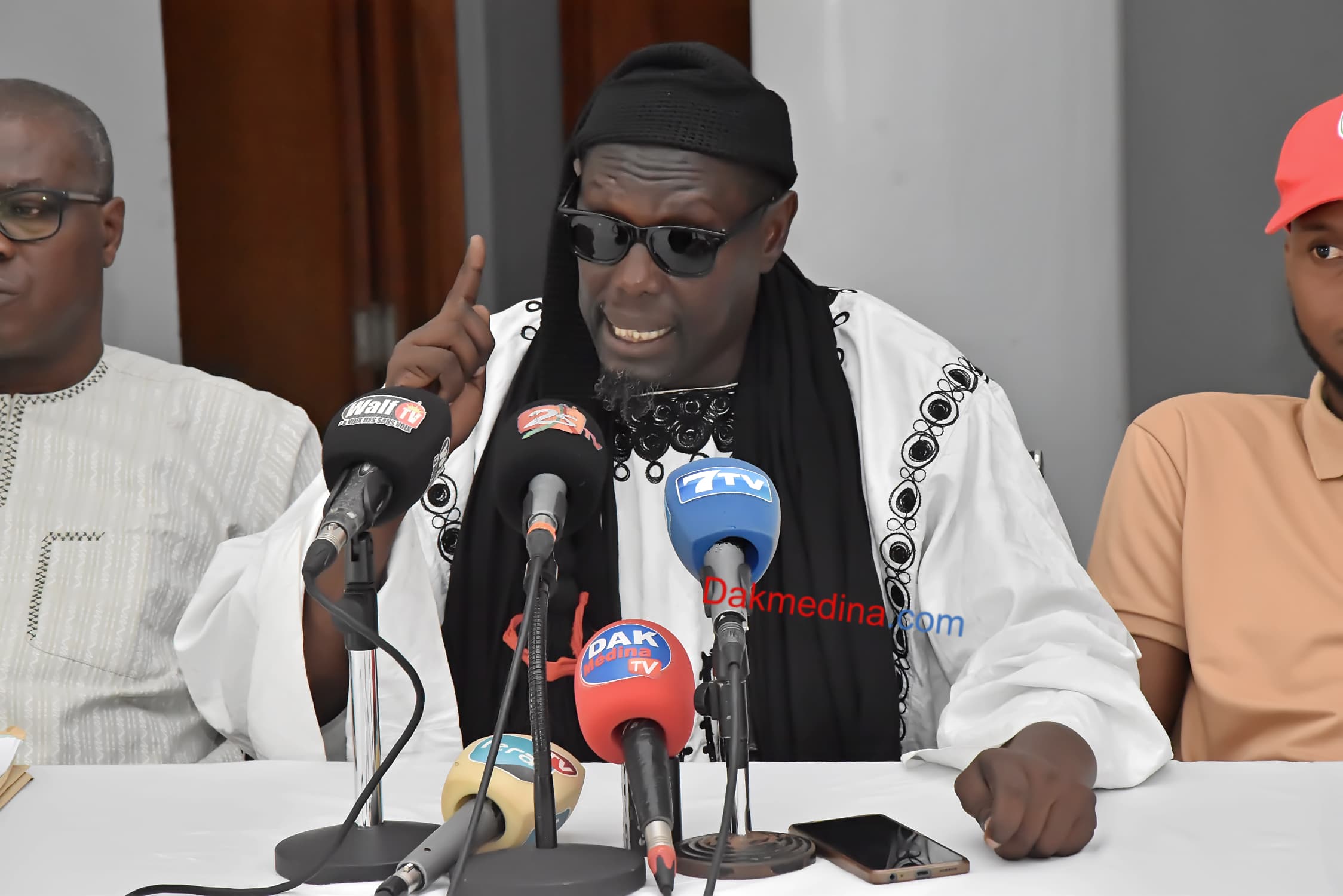 Grand Théâtre : Les déflatés tapent du poing sur la table : »nagnou khamné lougnou guiss rek …. »