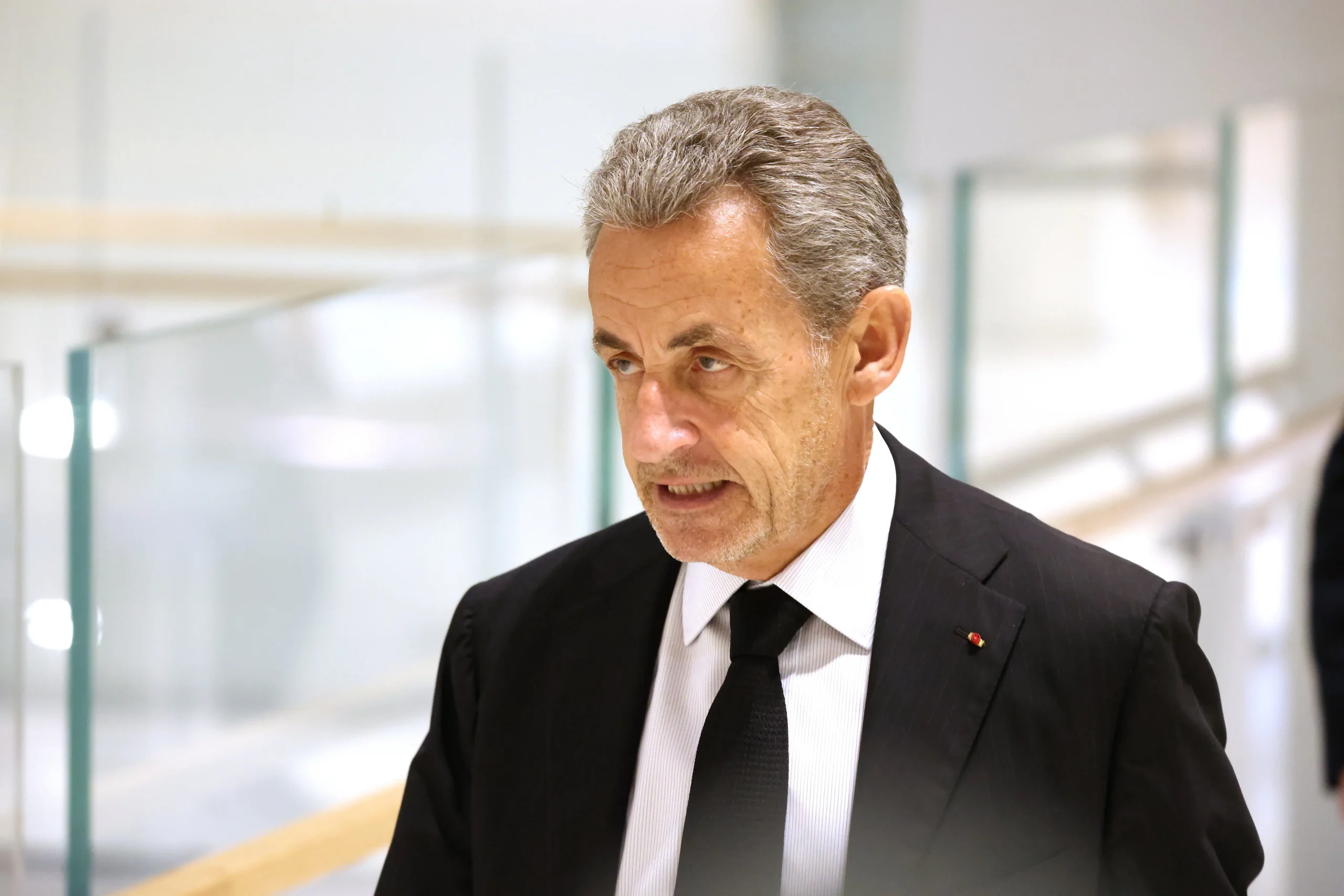 J’ai lu avec émotion les mots de Mr Nicolas Sarkozy, ancien Président de la République française, au moment où il s’apprête à franchir les portes d’une prison.