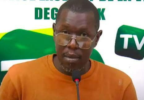 Monsieur l’interprète Amadou Ba, vous avez commis une grande confusion : votre combat étant interne, l’appareil menacé n’est donc point le Sénégal, qui poursuit, tant bien que mal, sa trajectoire.