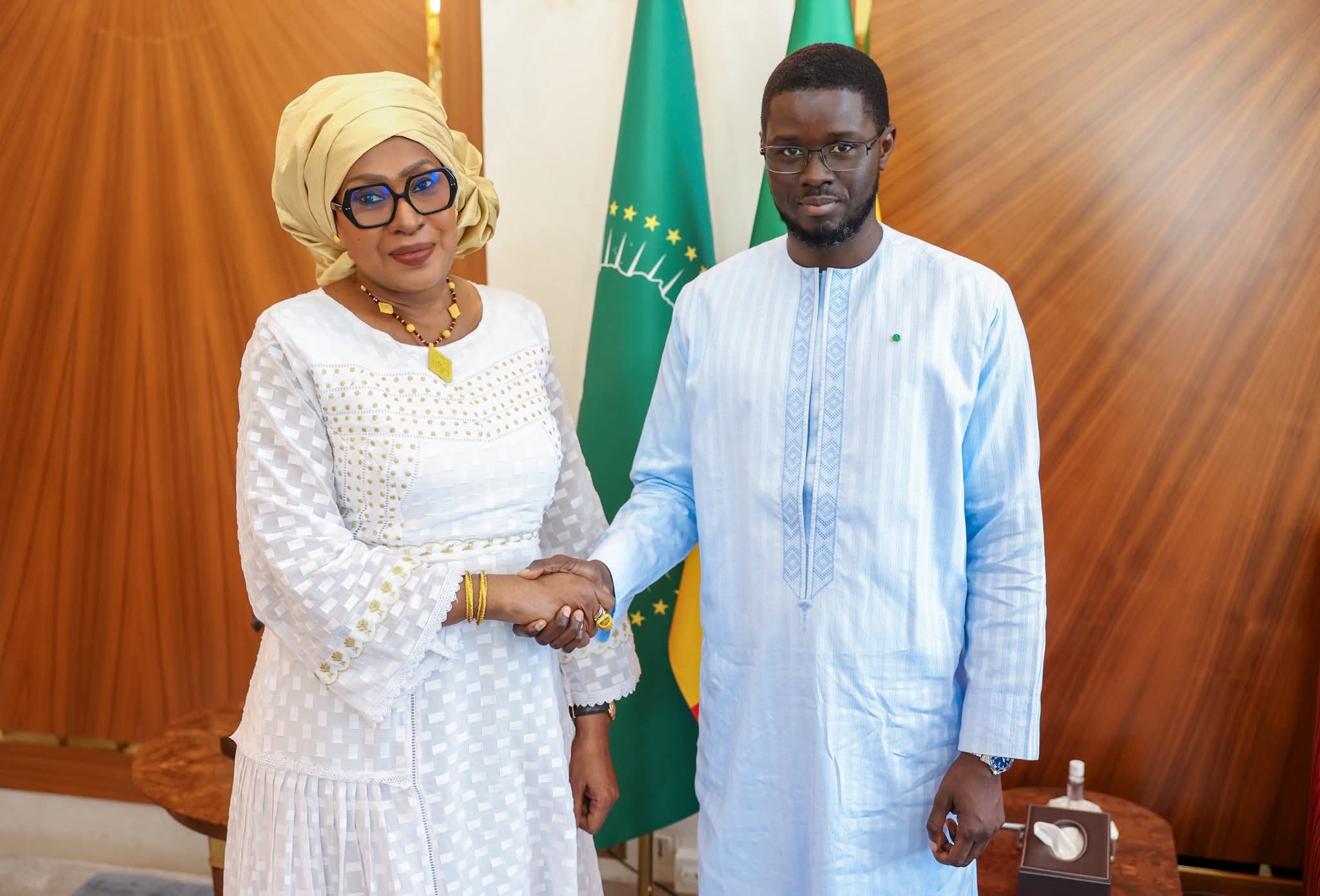 DIOMAYE FAYE REÇOIT LA PRÉSIDENTE DU CONSEIL CONSTITUTIONNEL : CAP SUR LES RÉFORMES ET LA CONSOLIDATION DE L’ ÉTAT DE DROIT