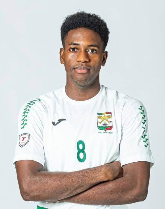 ISSAGA KANE BRILLE : SACRÉ MEILLEUR FOOTBALLEUR LOCAL 2024-2025 ET VAINQUEUR DU TROPHÉE IBRAHIMA COULIBALY