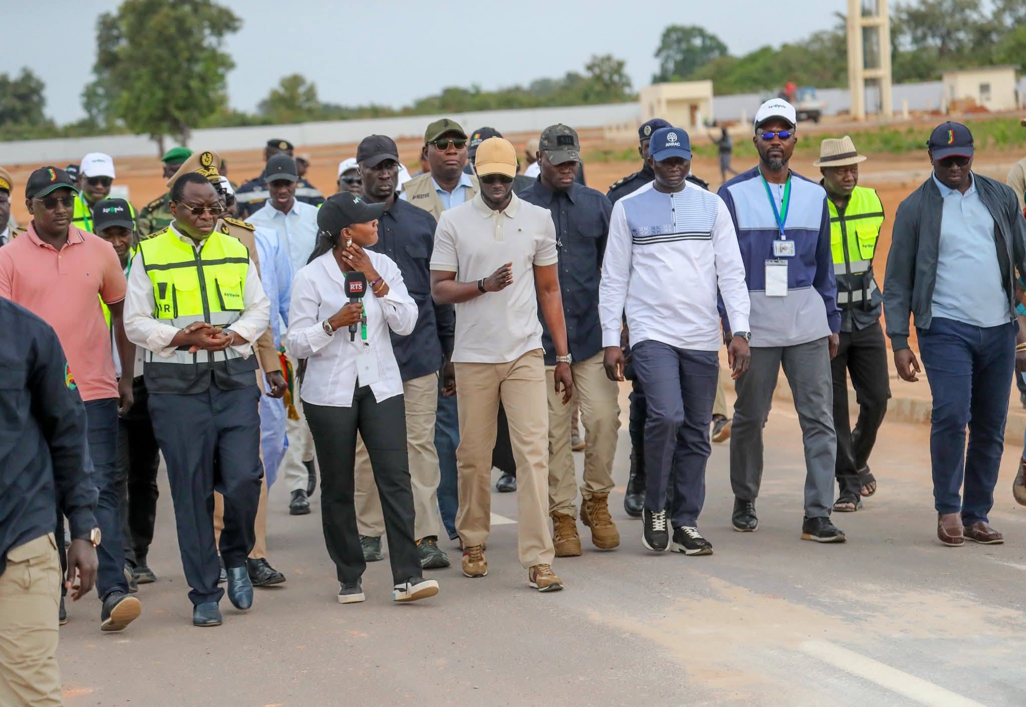 Le Chef de l’État a visité, ce matin, le Parc agro-industriel d’Adéane, une infrastructure majeure du projet Agropole Sud, qui traduit concrètement sa vision de l’amélioration du cadre des investissements, dans ses dimensions physique, productive et territoriale.