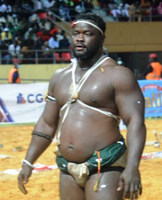 LUTTE – COUP DE TONNERRE AU CNG : EUMEU SÈNE BLOQUÉ, LE COMBAT CONTRE ADA FASS MENACÉ !